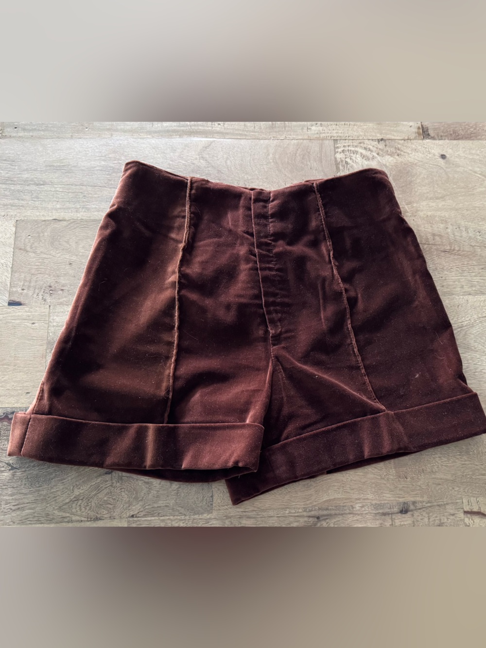 Vintage The Factory Women's High-Waist Velvet Shorts in Dark Brown